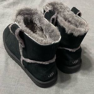 UGG Black Mini II. Size 11.